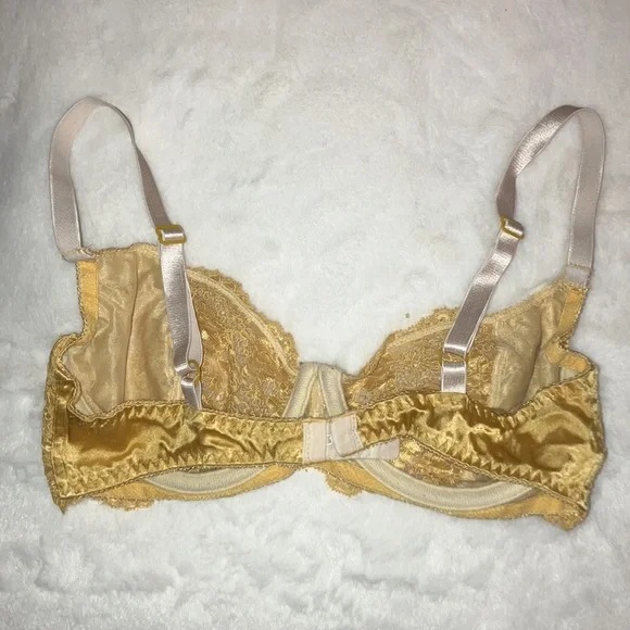 Vintage Victoria’s Secret bra - Picture 2 of 5